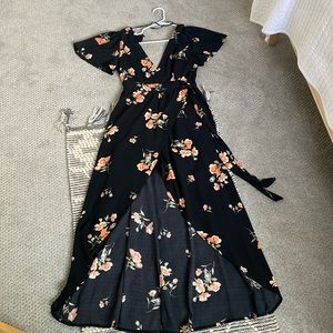 Lulu’s floral waist tie dress with open front slit.